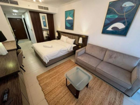 Stunning Apartment - High Floor - Canal View